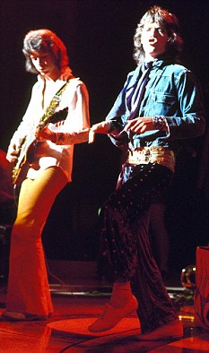 Licks 'N' LIPS: The two Micks on stage, '72.  Credit: Photo by GLOBE PHOTOS / Rex Features ( 42336a )  ROLLING STONES, MICK JAGGER, MICK TAYLOR  VARIOUS - 1972