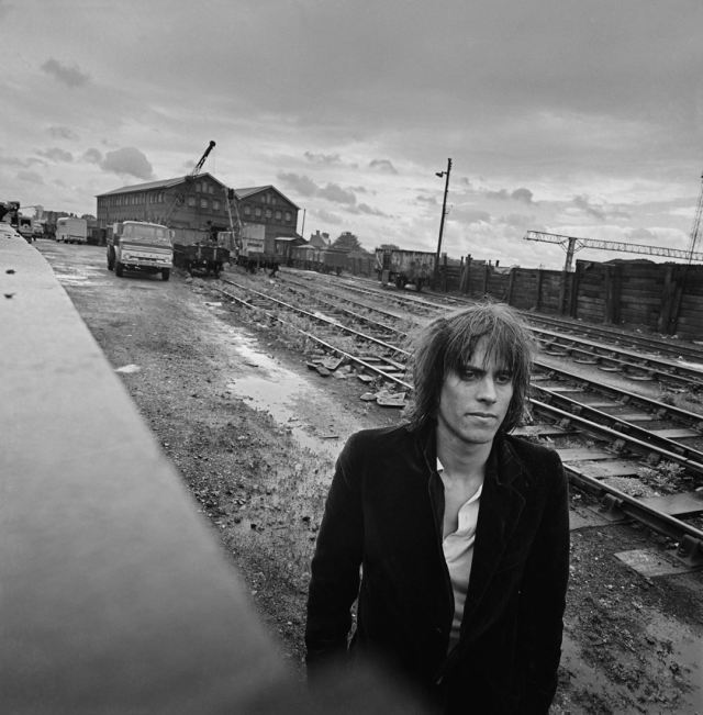 Hey, I didn't know Jeff Beck played the Isle of Wight back in 1970. Naww, it's just heartbreaker Rick Harte perhaps contemplating starting his own record label someday