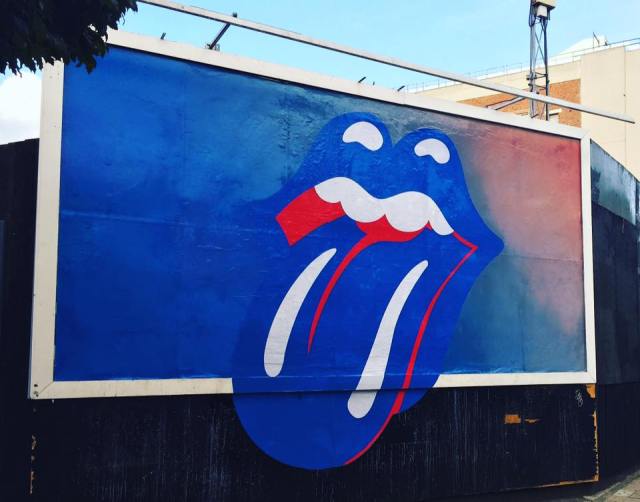 rolling-stones-blue-logo-billboard-10-2-16